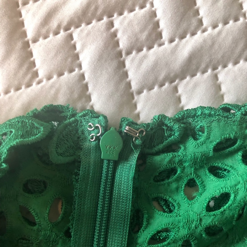 MODA International brand Kelly green, eyelet babydoll top - Picture 3 of 12